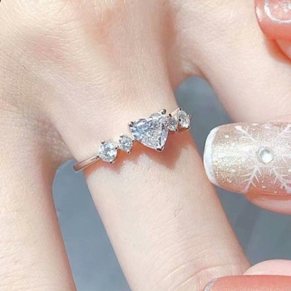 💥 Crystal Clear Sweet Pure Heart CZ Anillos Shiny CZLovely Heart UNVN12020 - Picture 4 of 5